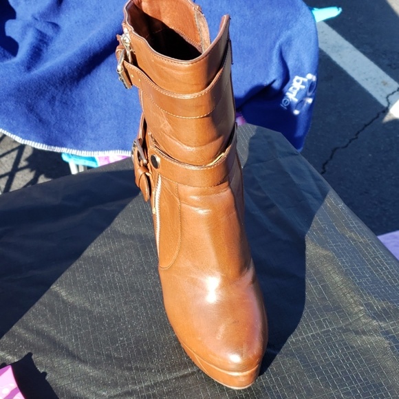 Shoes - Picture 2 of 3